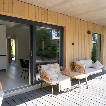 Brand New House With Parking, Sauna, Patio 度假居 *