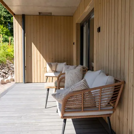 度假居 Brand New House With Parking, Sauna, Patio *