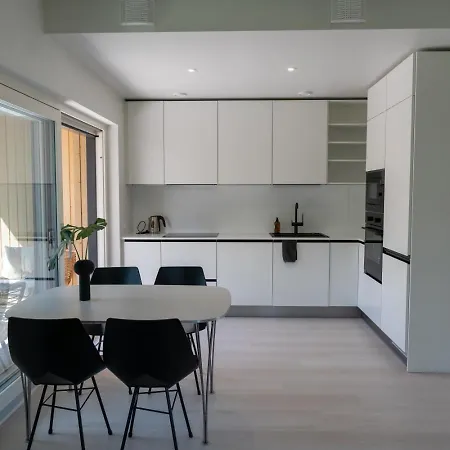 Casa de Férias Brand New House With Parking, Sauna, Patio Vantaa