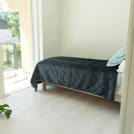 Brand New House With Parking, Sauna, Patio 度假居 万塔